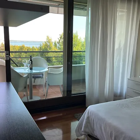 Sea View Penthouse With Terrace Podstrana Split *