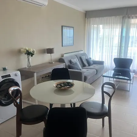 Sea View Penthouse With Terrace Podstrana Split *